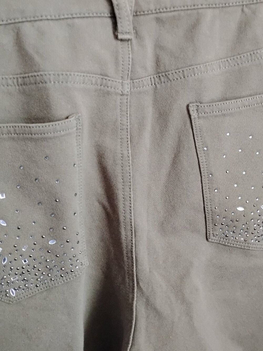 Quacker Factory Sz 16 Bedazzled Straight Leg Jeans - Picture 3 of 4